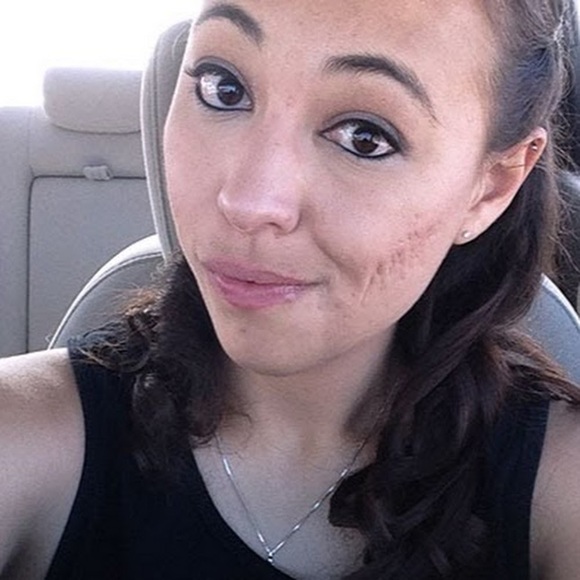 Meet your Posher, Cayla - Picture 1 of 1