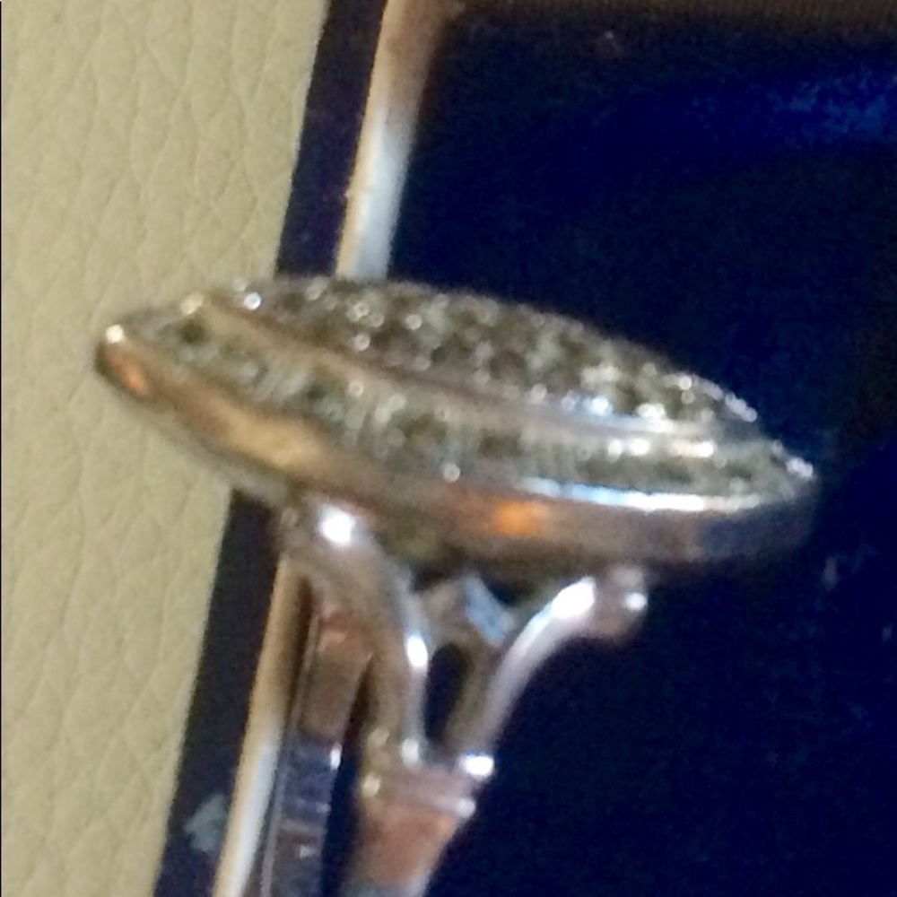 Ring - Picture 2 of 4
