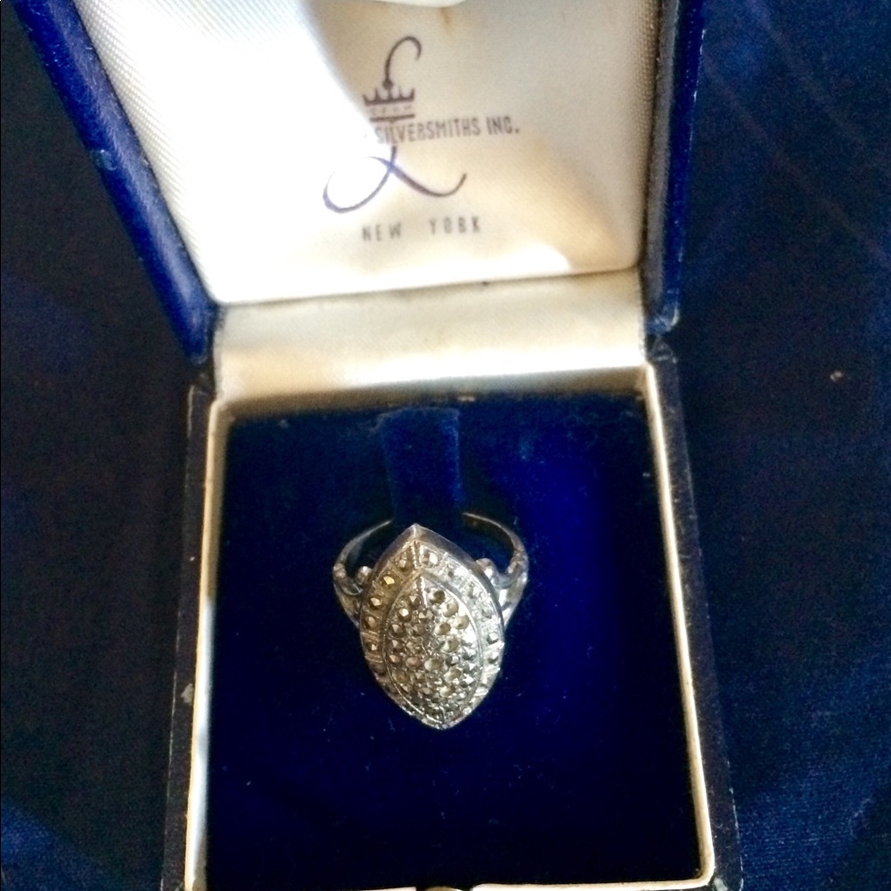 Ring - Picture 4 of 4