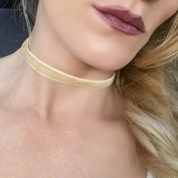 TAN VELVET CHOKER - Picture 2 of 4