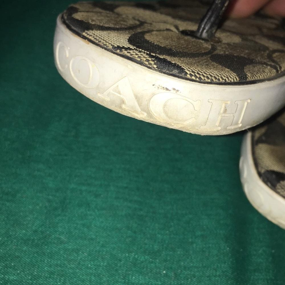 Coach flip-flops