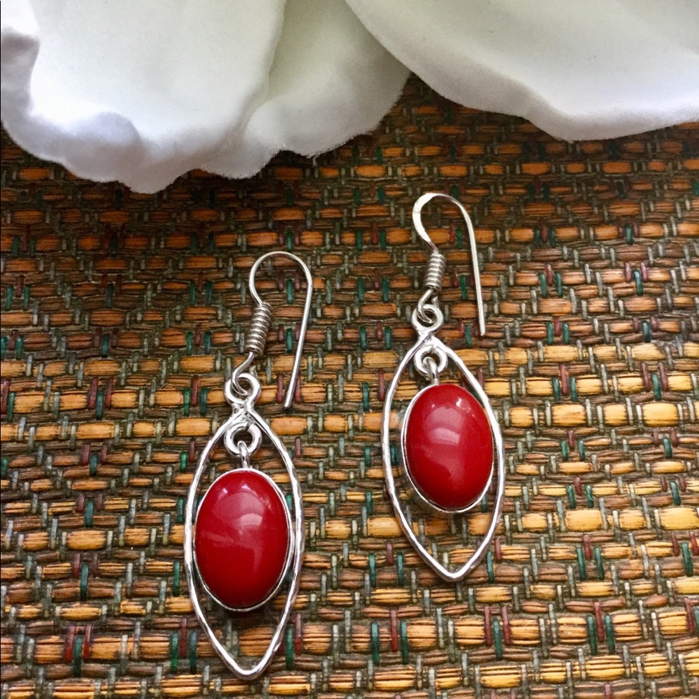 ⚜️Red Dangle Earrings⚜️