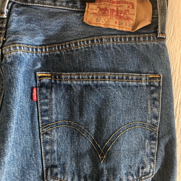 Vintage Levis 501 xx button fly medium wash - Picture 5 of 8
