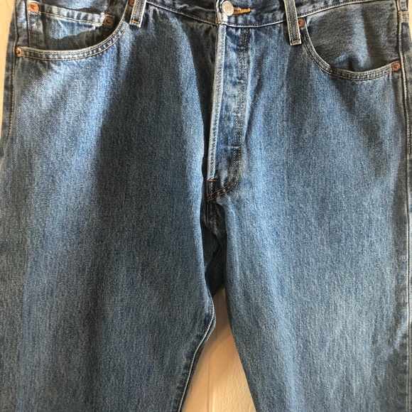 Vintage Levis 501 xx button fly medium wash - Picture 7 of 8