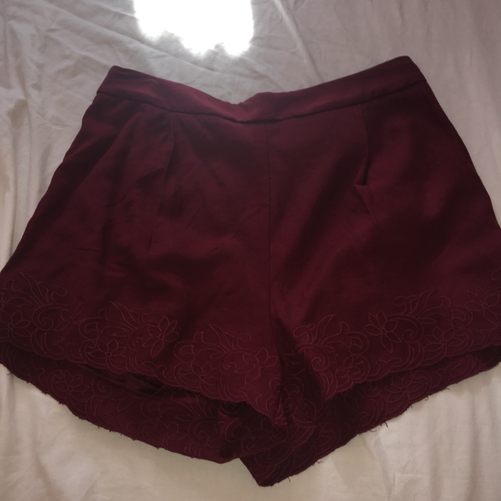FRANCESCA'S MAROON HIGH WAISTED FLORAL SHORTS