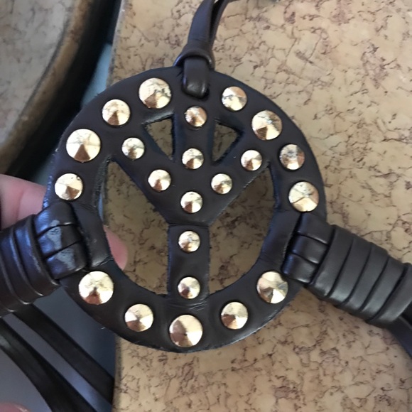 Peace Sign Kenneth Cole Reaction Sandals - Picture 7 of 8