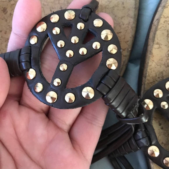 Peace Sign Kenneth Cole Reaction Sandals - Picture 8 of 8