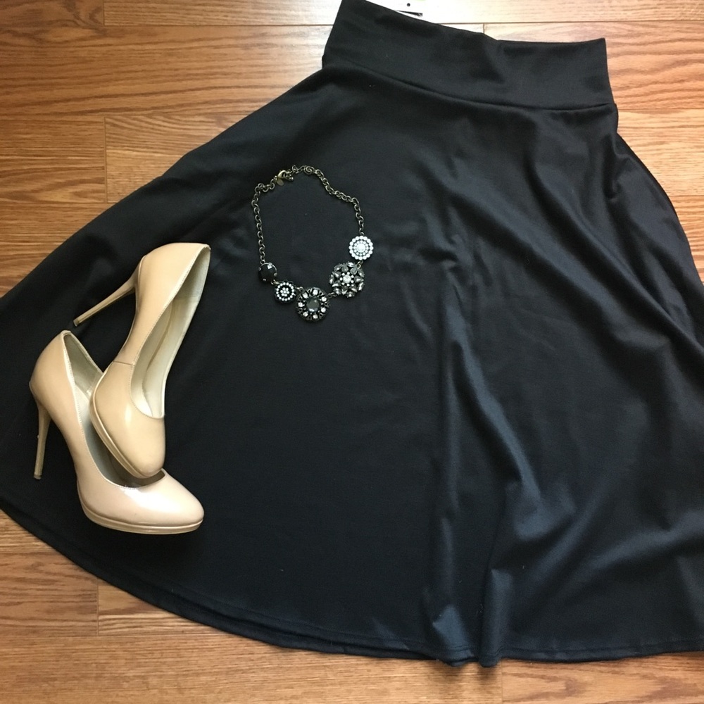 BNWT basic black A line skirt
