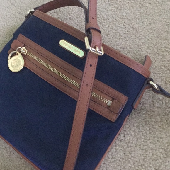 Micheal Kors satchel - Picture 3 of 3