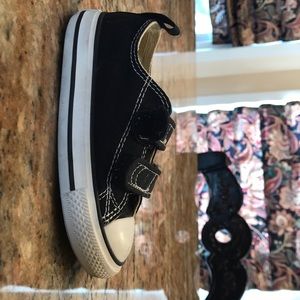 Kids converse all star is size 7, worn once
