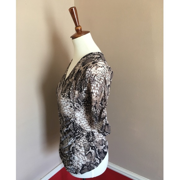 Women’s Printed Blouse - Picture 2 of 3