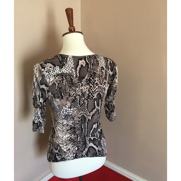 Women’s Printed Blouse - Picture 3 of 3