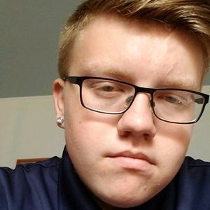 Meet your Posher, Troy