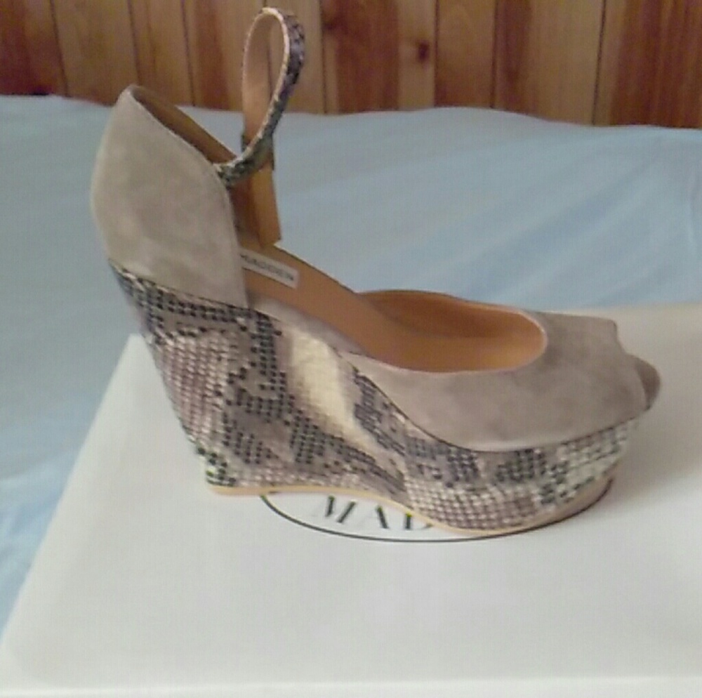Steve Madden Wedge open toe