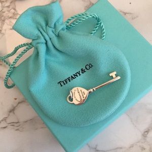 Tiffany&Co. heart pendant return to Tiffany key