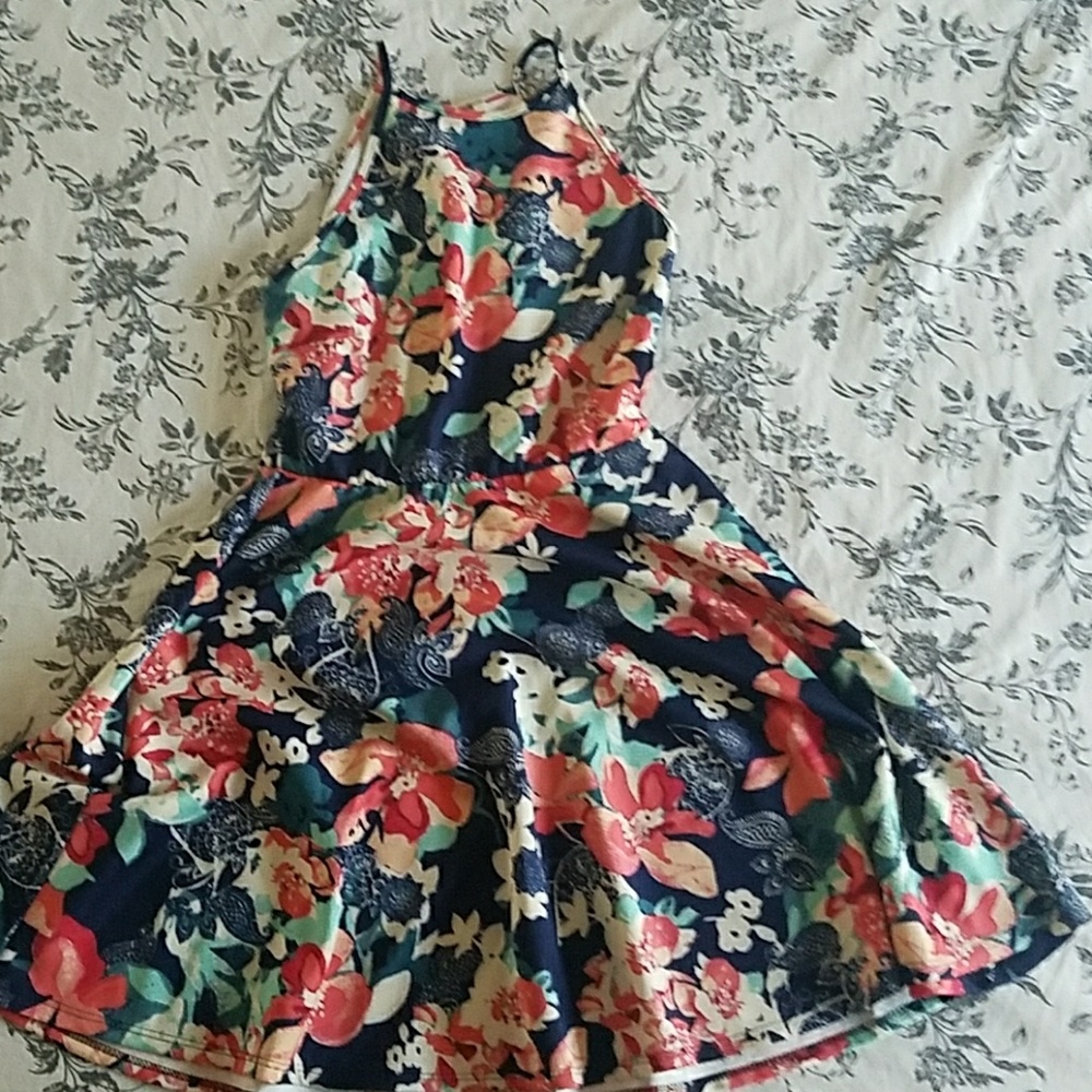 Cute floral halter neck dress!
