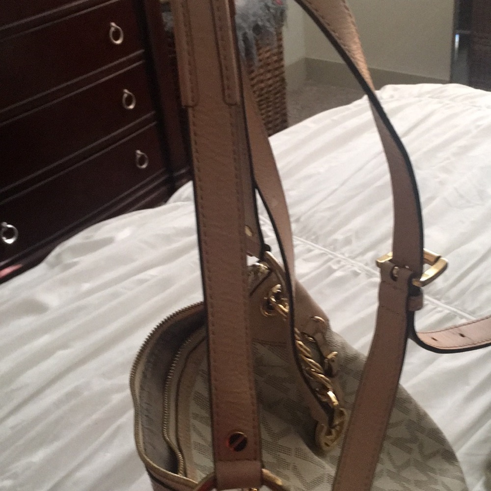 Michael Kors purse and wallet - Picture 3 of 5