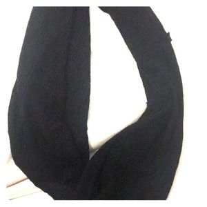 BLACK KNIT INFINITY SCARF