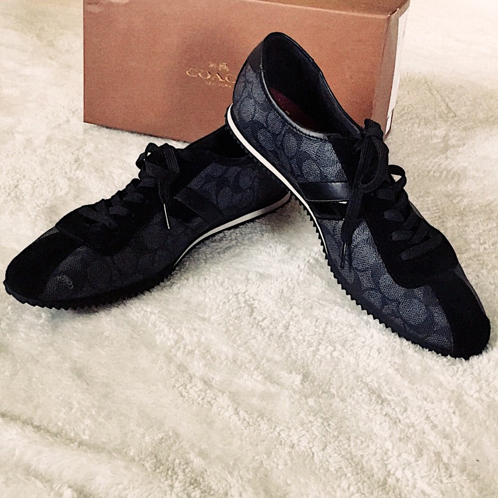 (New In Box) Coach Ivy Signature Sneakers