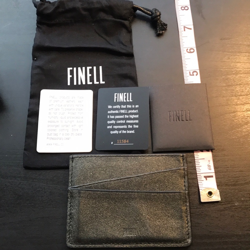 Finell credit card holder