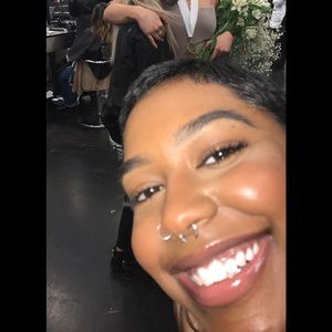 Meet your Posher, Devin