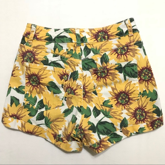 HIGH WAISTED SUNFLOWER SHORTS - Picture 2 of 4