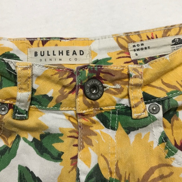 HIGH WAISTED SUNFLOWER SHORTS - Picture 3 of 4