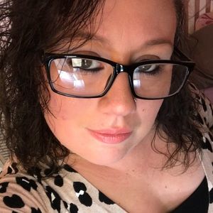 Meet your Posher, Nora