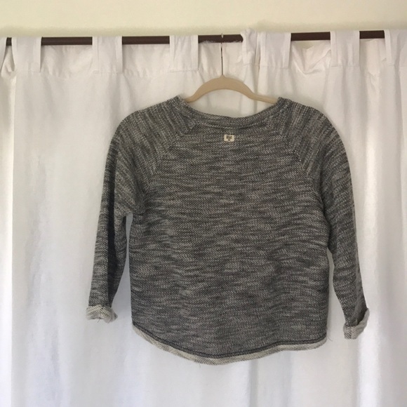 Billabong sweater brand new never worn. - Picture 2 of 4
