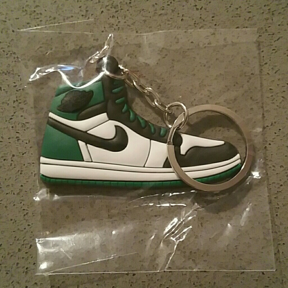 JORDAN SNEAKER KEYCHAIN!!