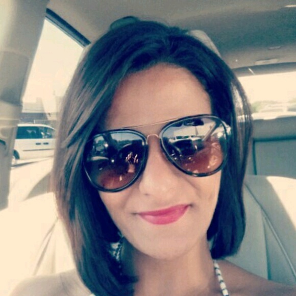 Meet your Posher, Samya - Picture 1 of 1