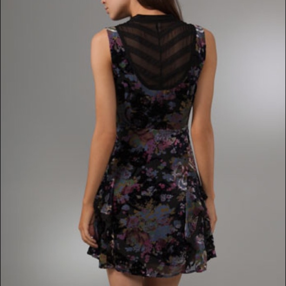 FREE PEOPLE FIT & FLARE DRESS🌸🌺🌹🌷