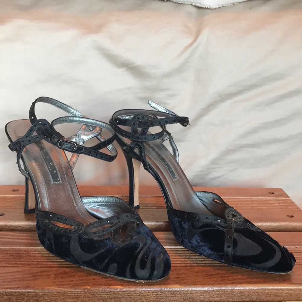 Laundry dress sandals