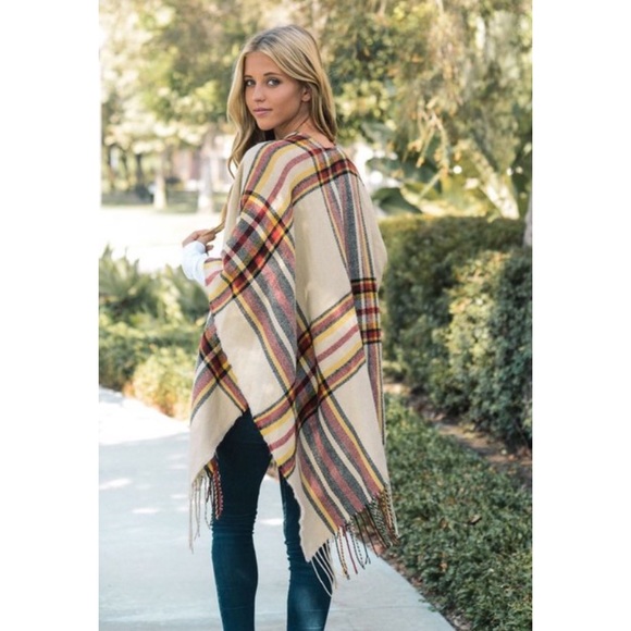 🛍FINAL PRICE 🛍 Ivory Plaid Wrap - Picture 2 of 3