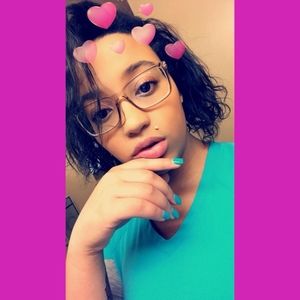 Meet your Posher, Reneka