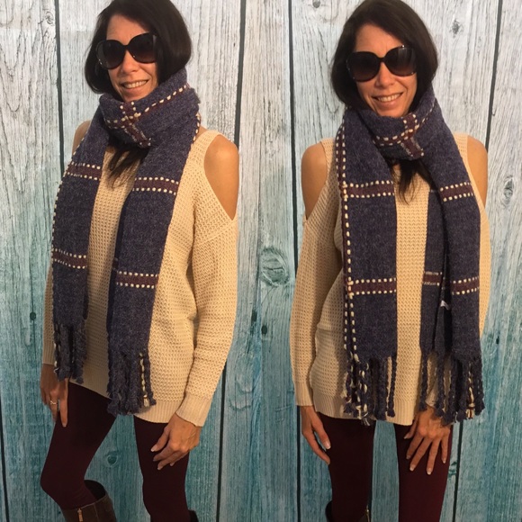 Price Drop! Navy Chunky Plaid Blanket Scarf - Picture 2 of 4