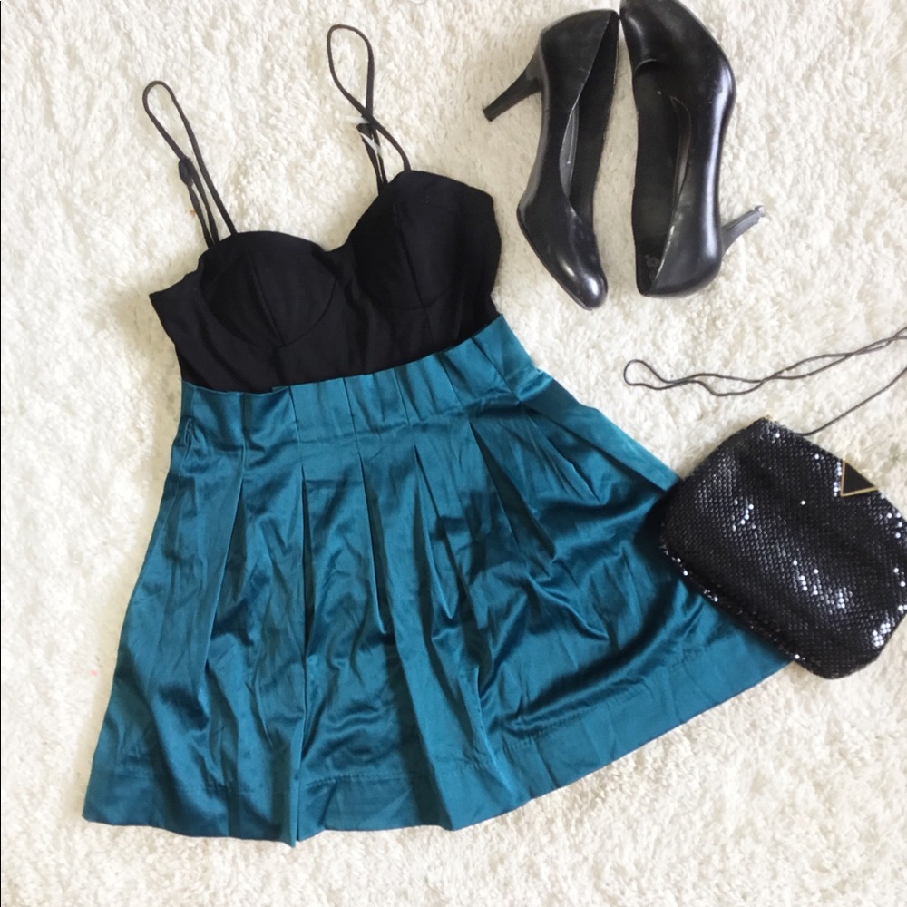 Forever 21 Metallic Green Holiday Dress, Medium