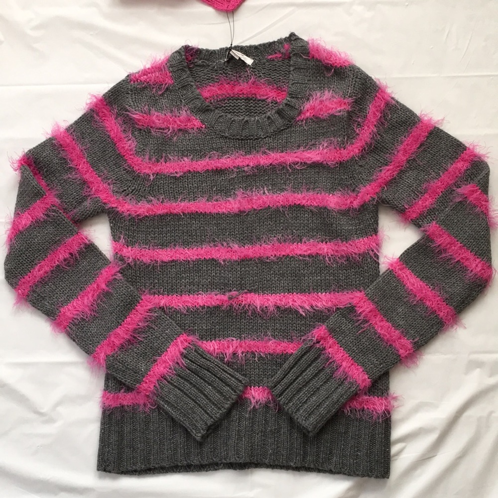 NWOT Knit sweater & scarf, Kid size L, grey/pink