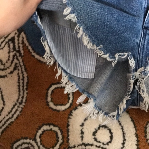 High wasted UO shorts - Picture 3 of 3