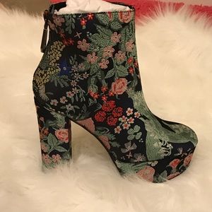Multi Color Platform Boot