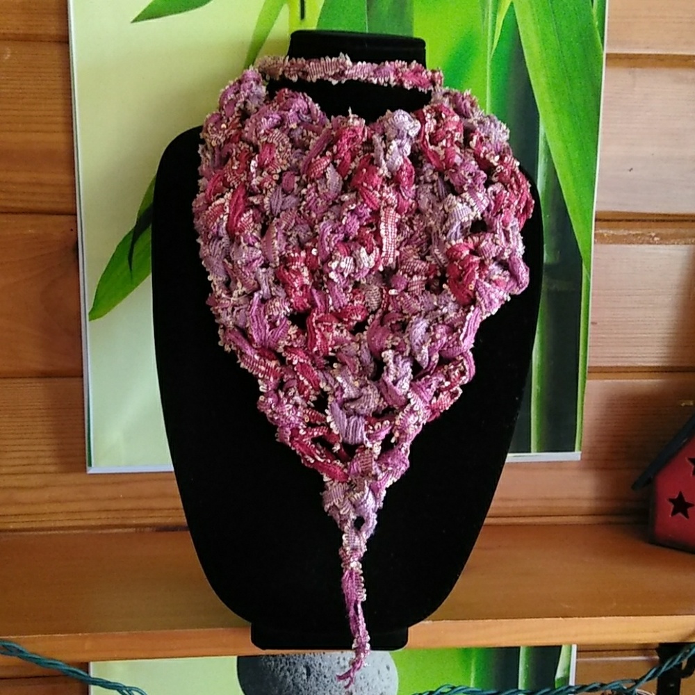 Neck-cessories