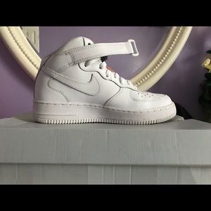 Nike Air Force 1 mids *SOLD*