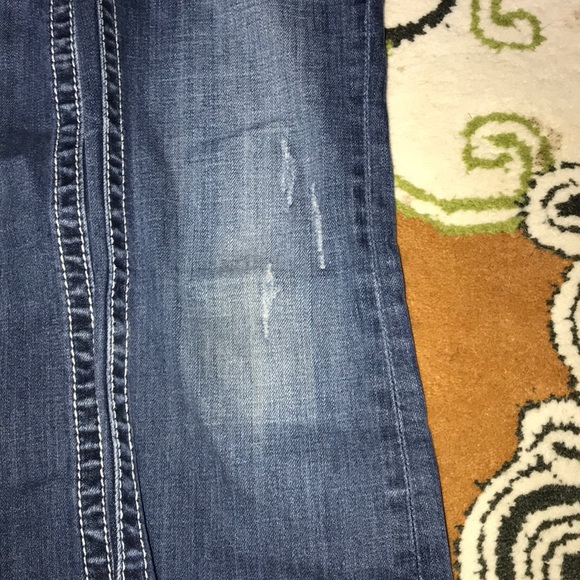 Medium Wash Miss Me Jeans - Picture 4 of 5