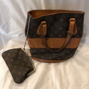 Louis Vuitton hand bag with coin purse