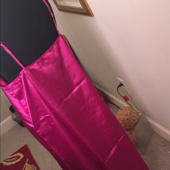 Look smashing in a fabulous little lounge outfit. - Picture 7 of 9