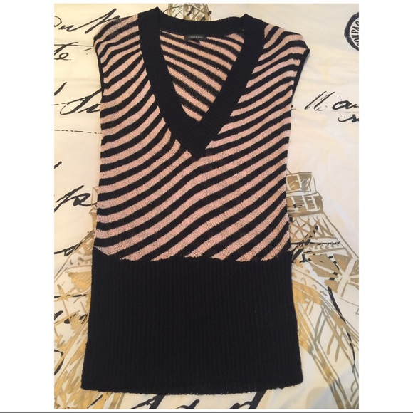 Stripe top. - Picture 4 of 4