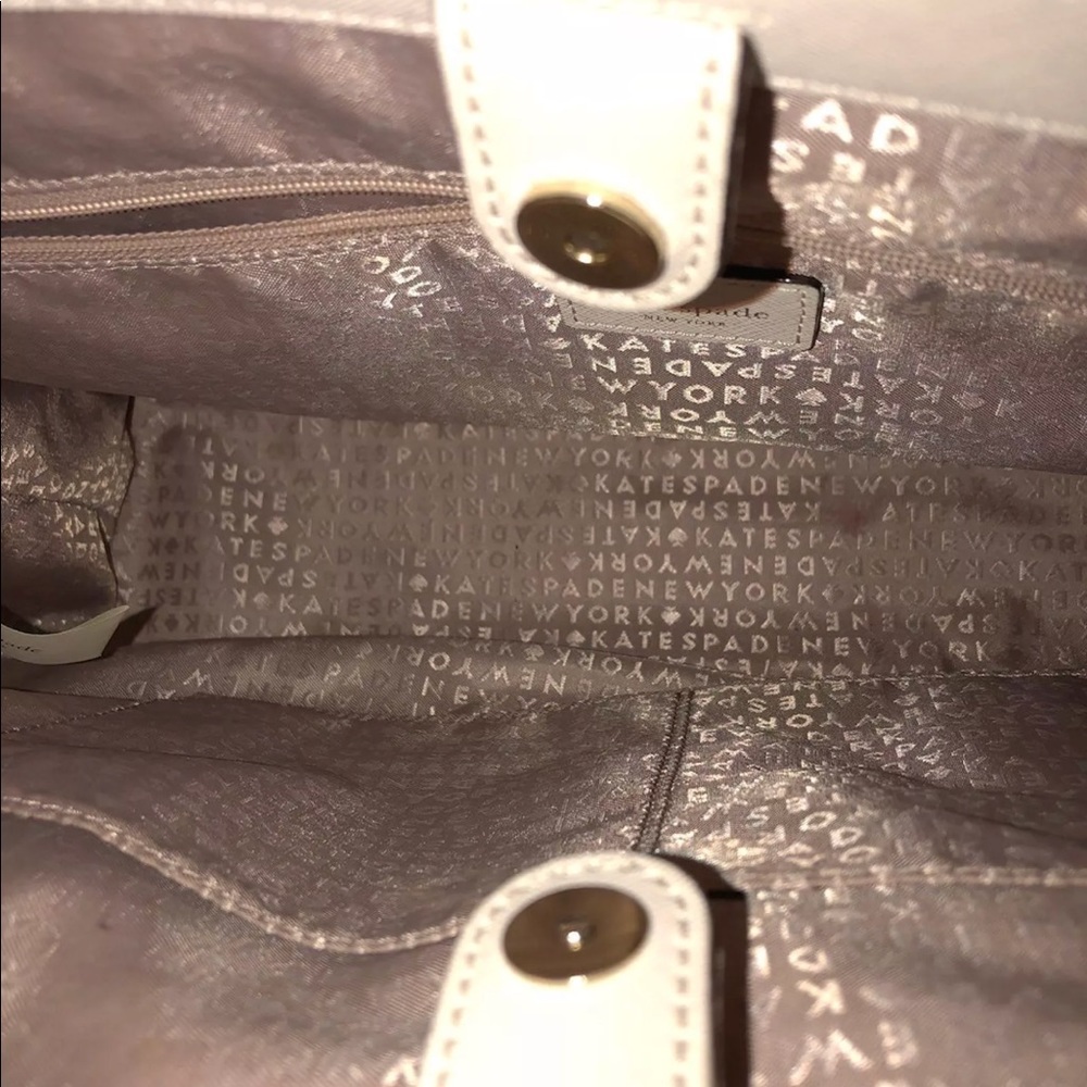 Kate spades Tote - Picture 3 of 3