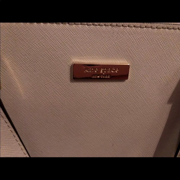 Kate spades Tote - Picture 2 of 3