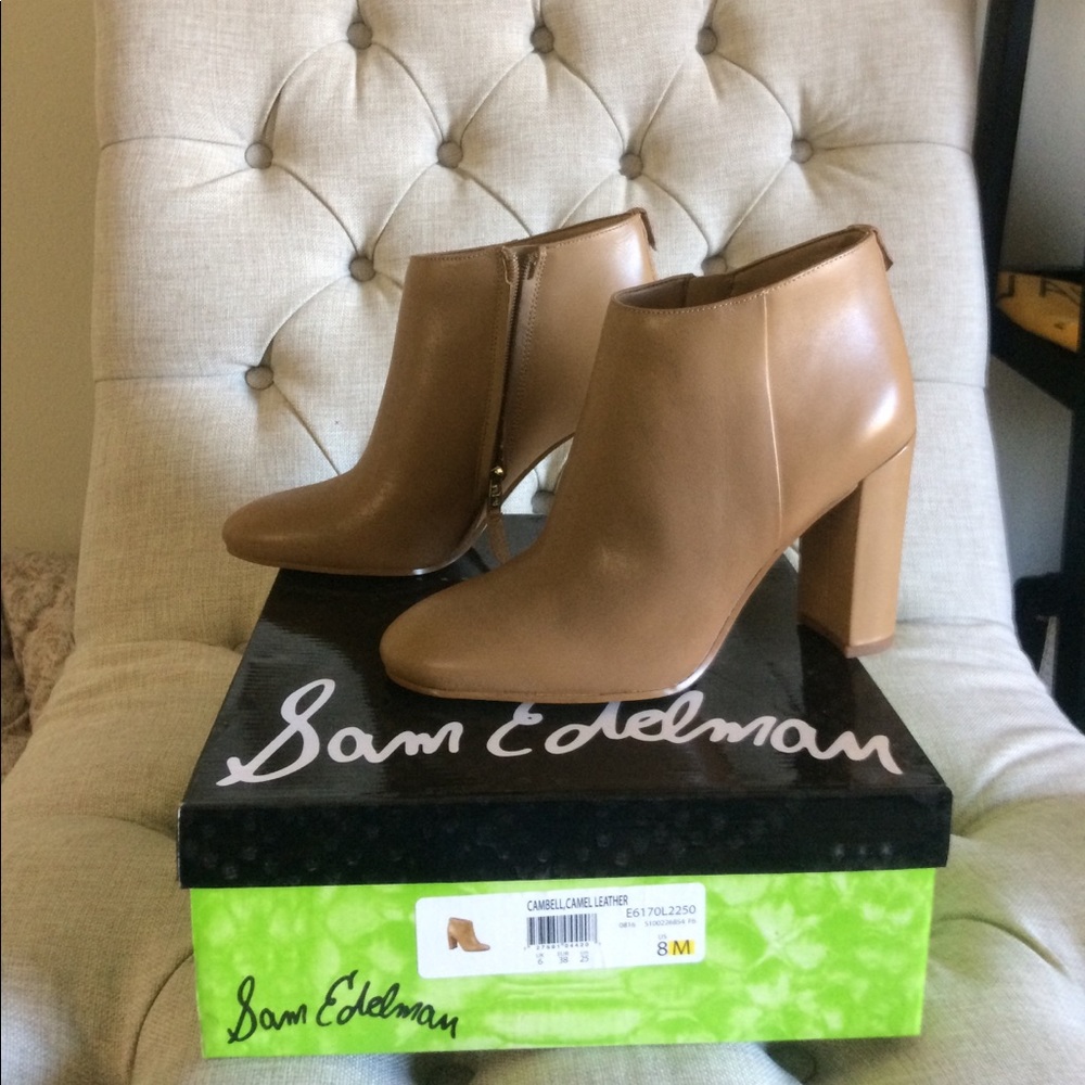 New Sam Edelman leather beige ankle bootie