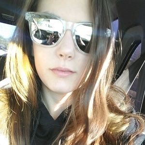 Meet your Posher, Macy